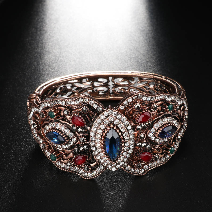 Vintage carved bracelet