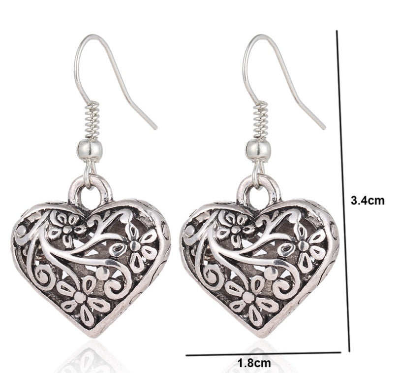 Selling simple new vintage carved simple hollow love earrings ear jewelry
