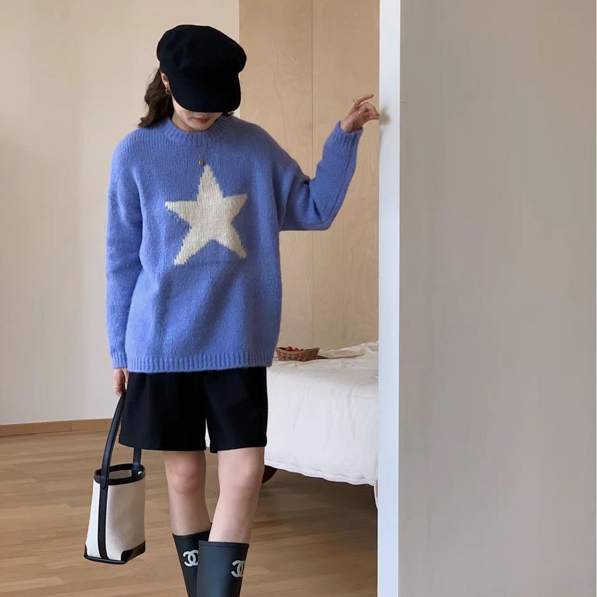 Retro Style Fashionable Simple Style Five-pointed Star Graffiti Round Neck Long Sleeve Sweater
