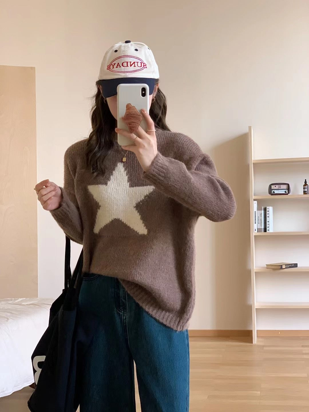Retro Style Fashionable Simple Style Five-pointed Star Graffiti Round Neck Long Sleeve Sweater