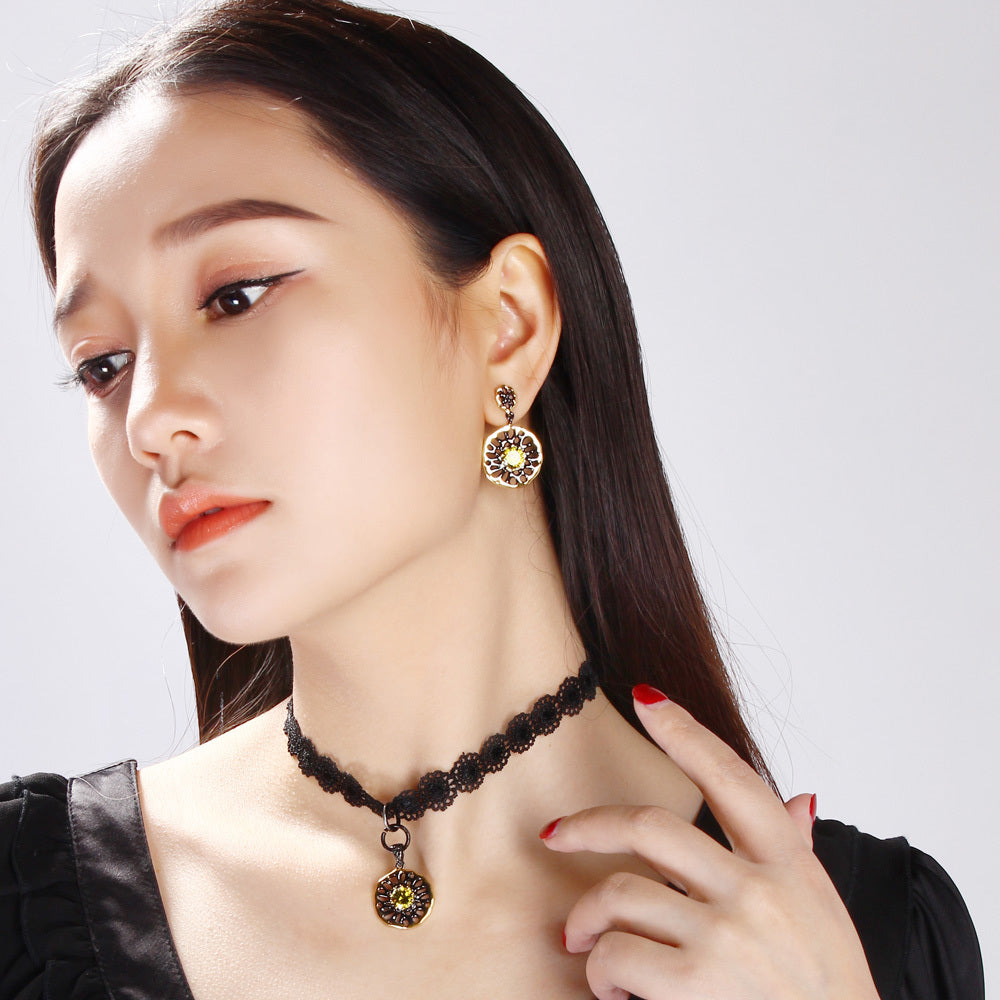 Retro personality female earrings