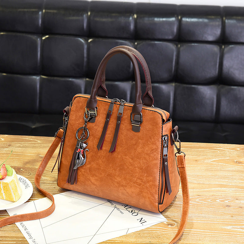 VINTAGE LEATHER HANDBAG