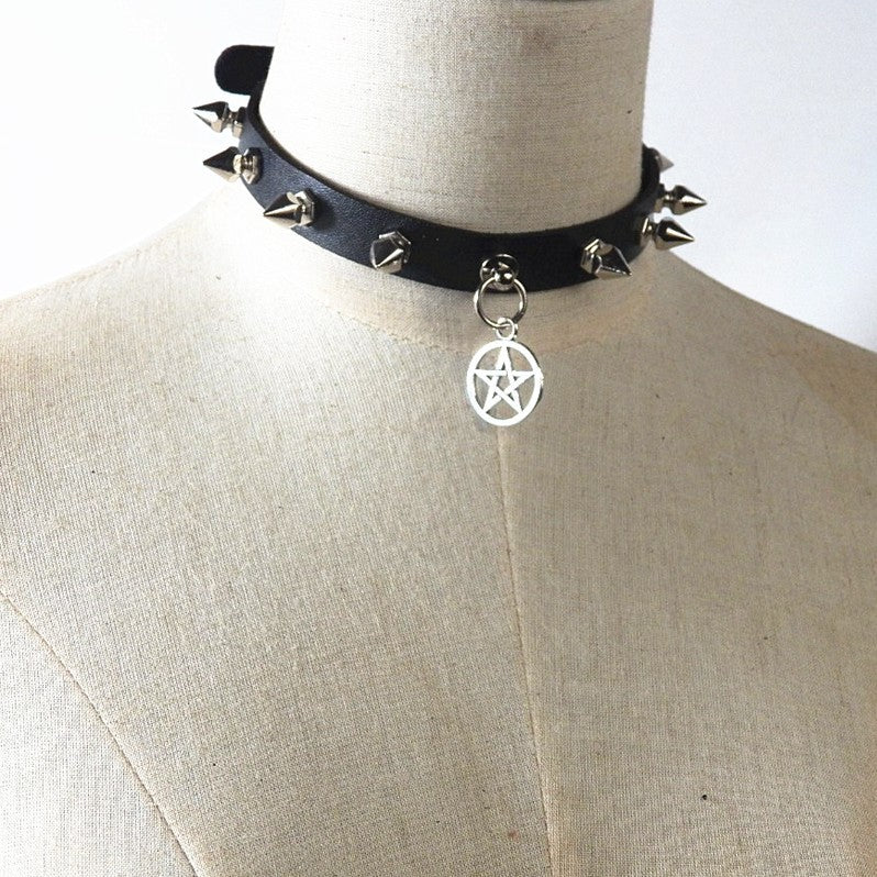 Studded Star Chocker 